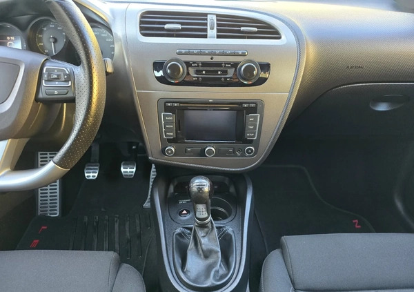 Seat Leon cena 36900 przebieg: 190000, rok produkcji 2010 z Woźniki małe 631